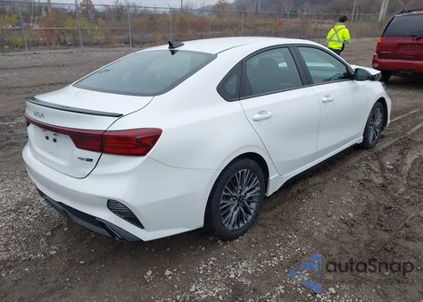 2022 Kia Forte Gt-Line z USA, uszkodzony, nr VIN 3KPF54AD3NE435341